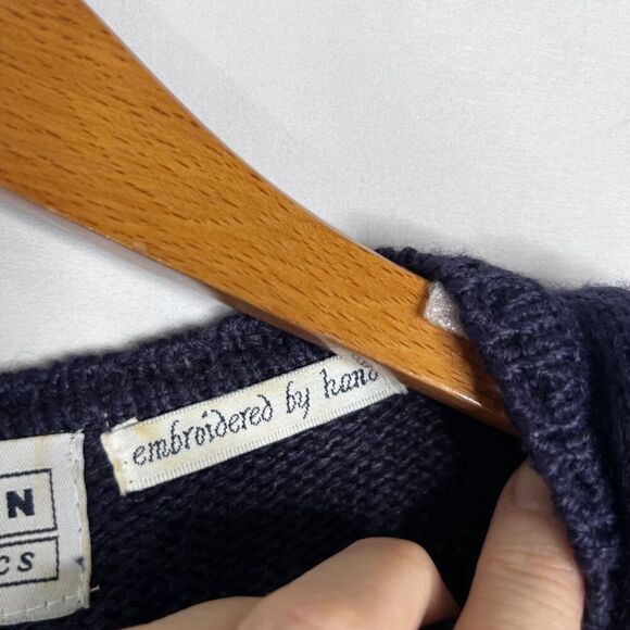 Jantzen Classics Vintage Hand Embroidered Navy Blue Sweater Size Small - Picture 10 of 11